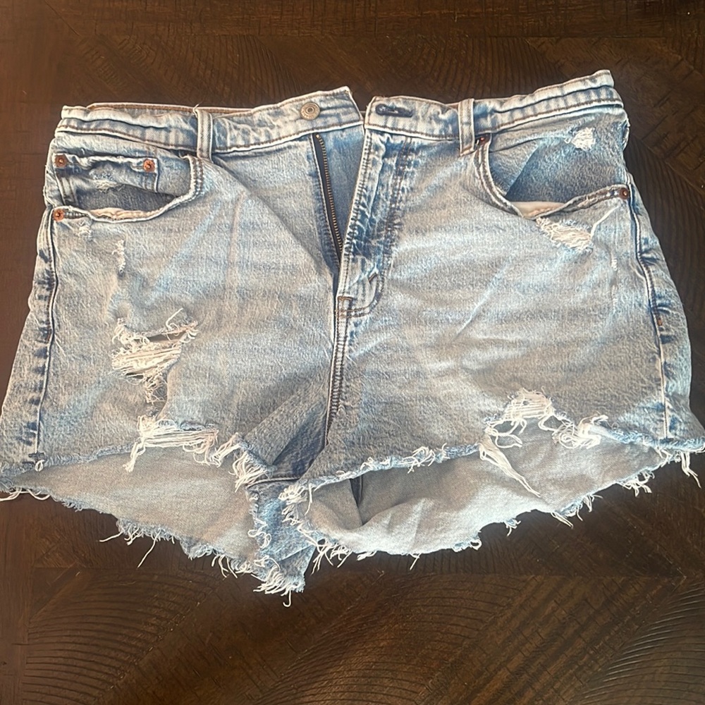 Abercrombie Mom short high-rise